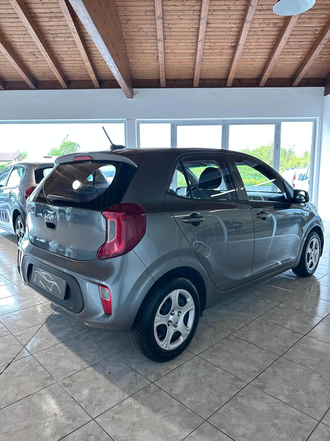 Kia Picanto 1.0 12V 5 porte Urban 69cv NEOPATENTATI