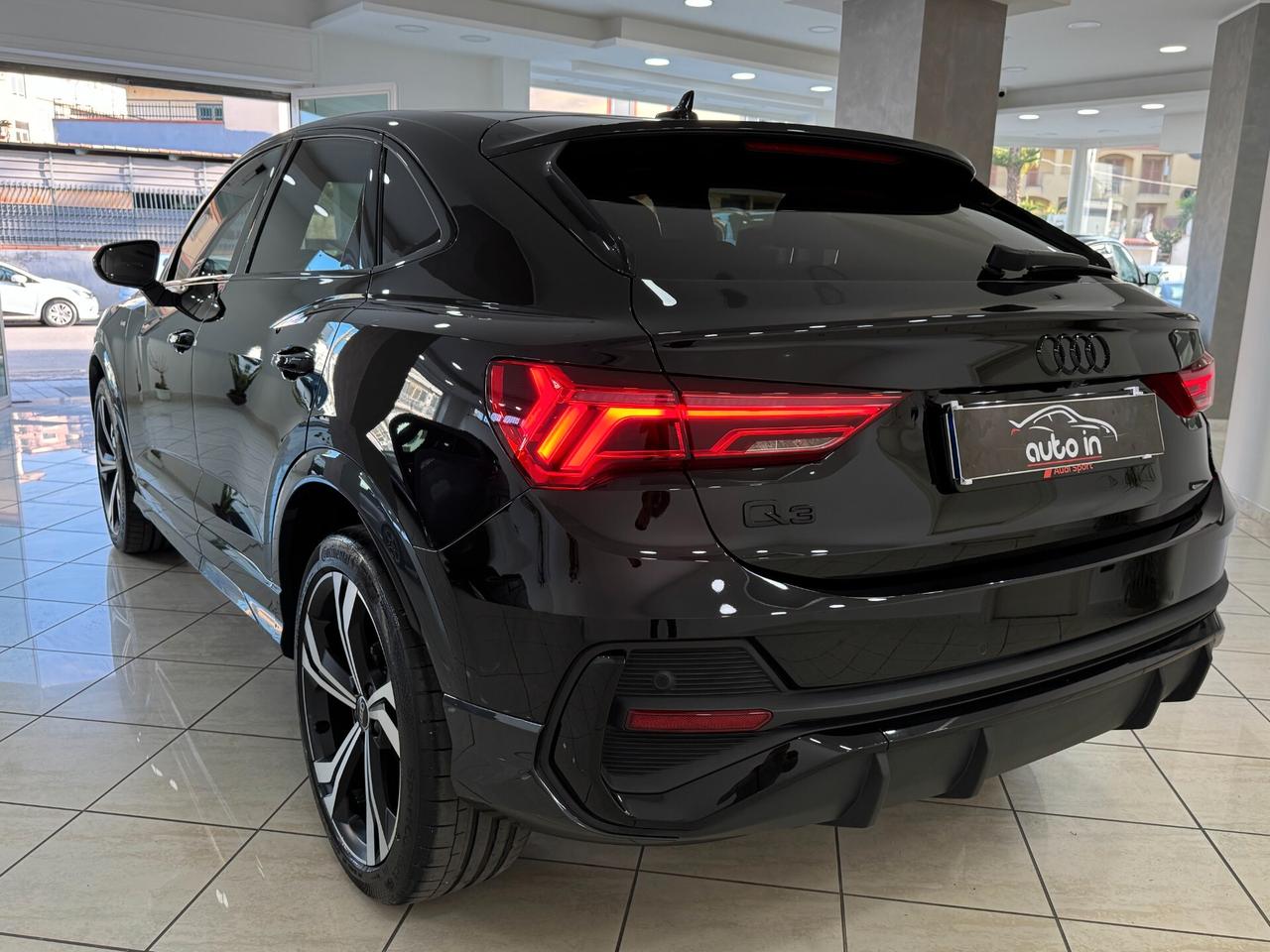 Audi Q3 SPB 35 TDI S tronic S Line Identity Black