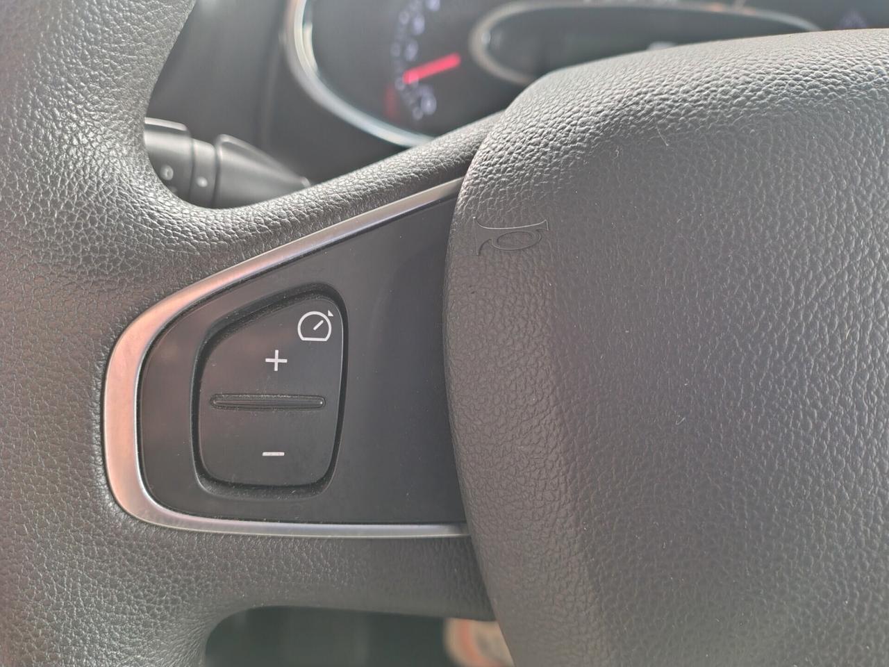Renault Clio TCe 12V 90 CV 5 porte Moschino Life