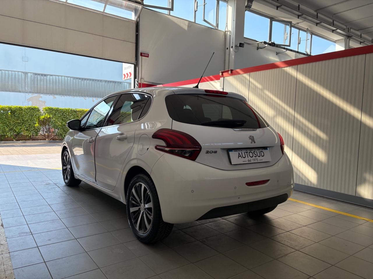 Peugeot 208 BlueHDi 75 5 porte Allure