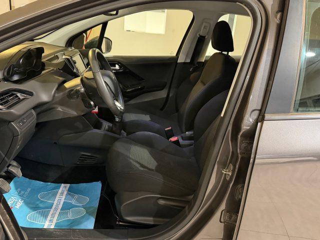 PEUGEOT 208 1.2 PureTech 82CV 5P. Signature
