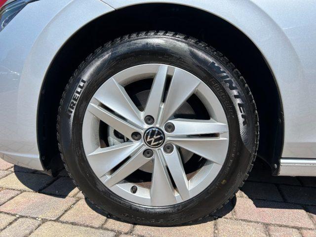 VOLKSWAGEN Golf 1.5 TGI DSG Life