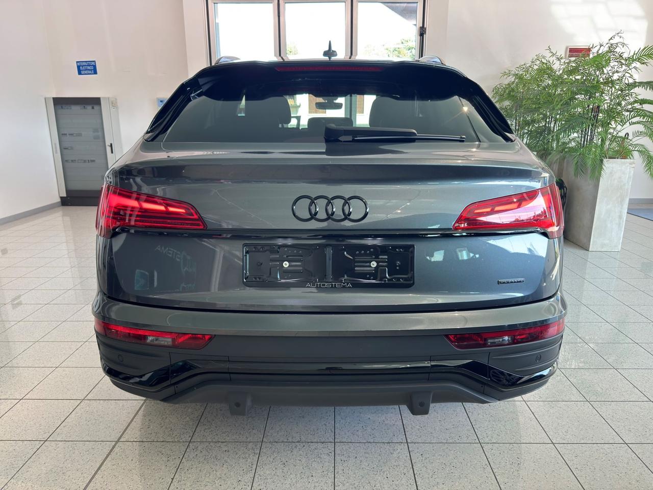 AUDI Q5 Sportback 2021 Sportback 40 tdi mhev Identity Black quattro s-tronic