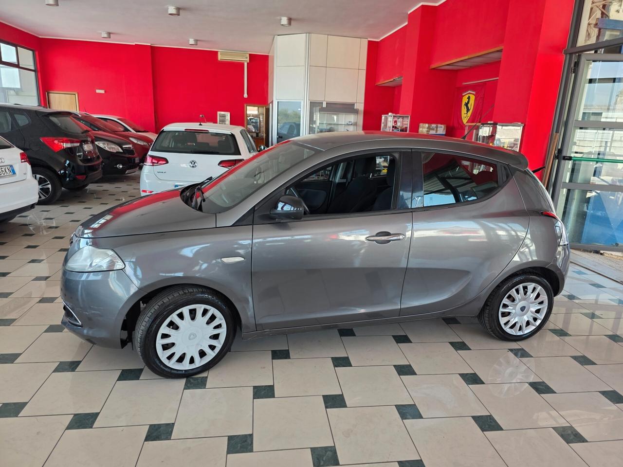 Lancia Ypsilon 1.2 69 CV 5 porte GPL Ecochic Platinum