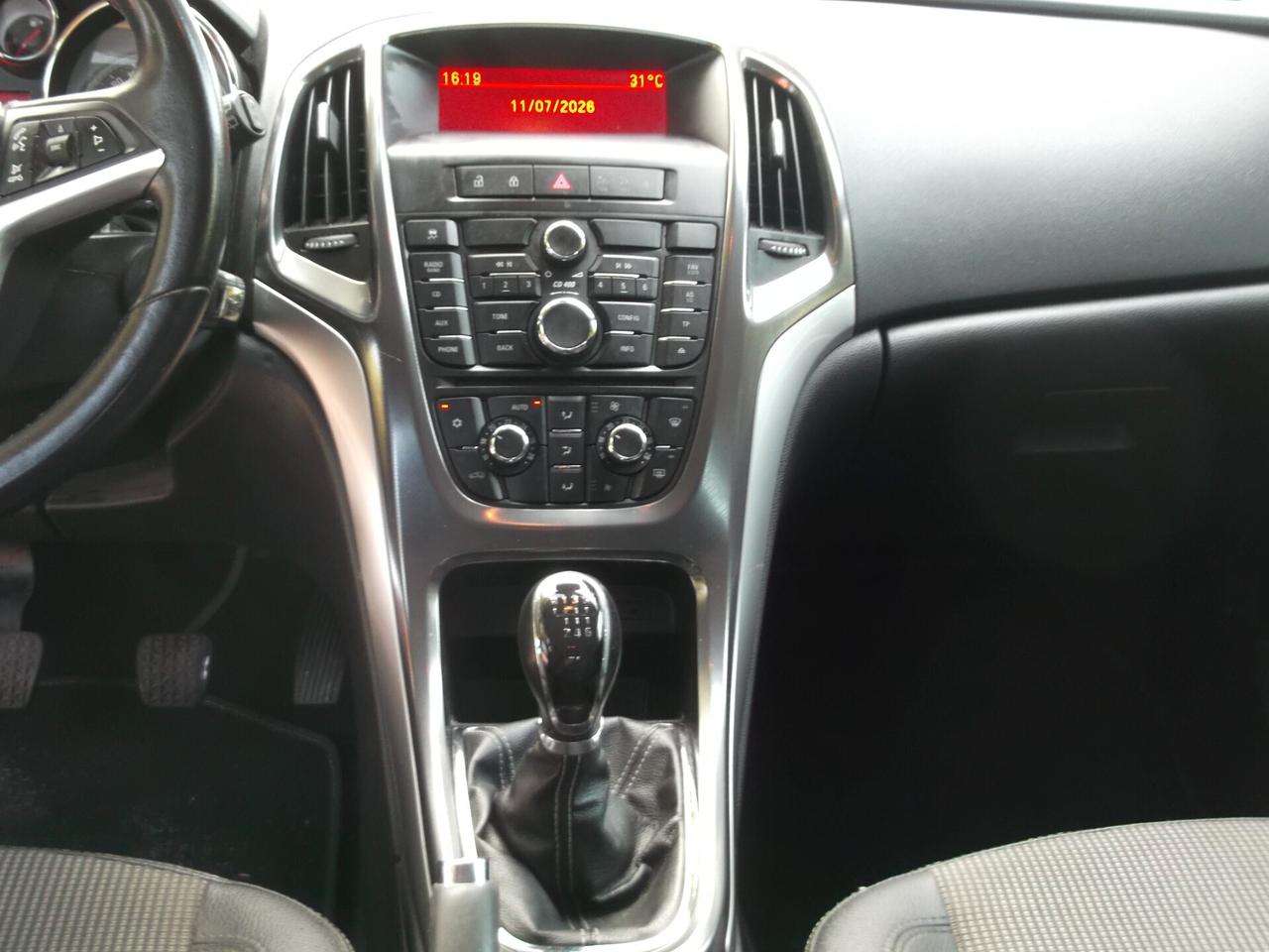 Opel Astra Berlina 1.7 CDTI Cosmo 2011