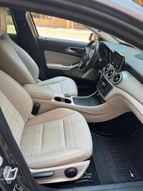 Mercedes-Benz GLA 200d Aut. *FULL OPT.* da VETRINA