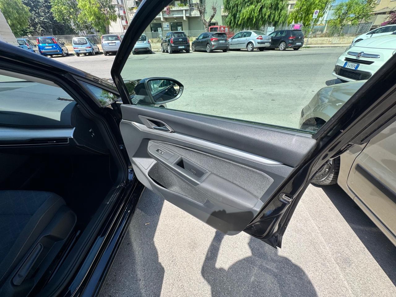 Volkswagen Golf 2.0 TDI DSG SCR Style Prezzo Promo Finanziamento In Sede Senza Finanziamento Il Prezzo Sara' Di Euro 20000.00