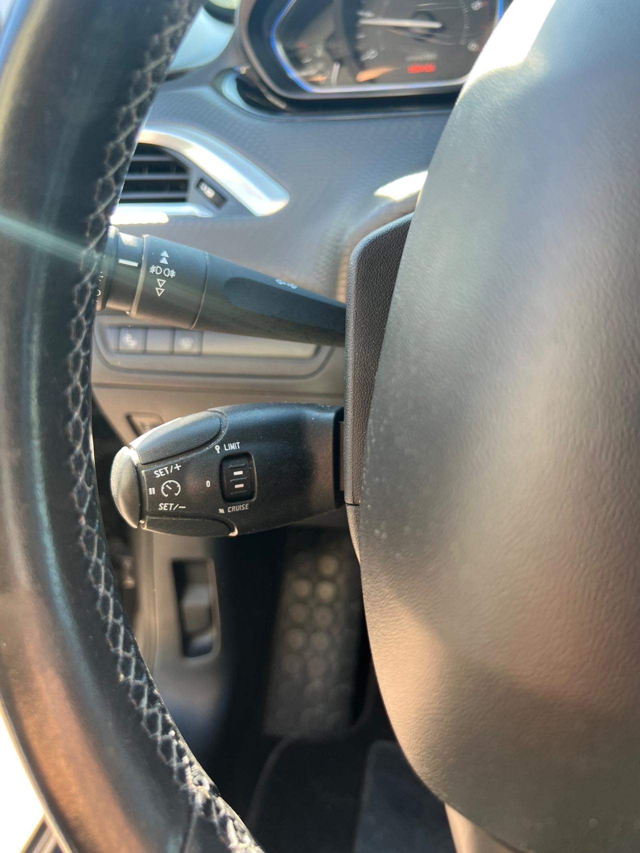 Peugeot 2008 BlueHDi 120 S&S Allure