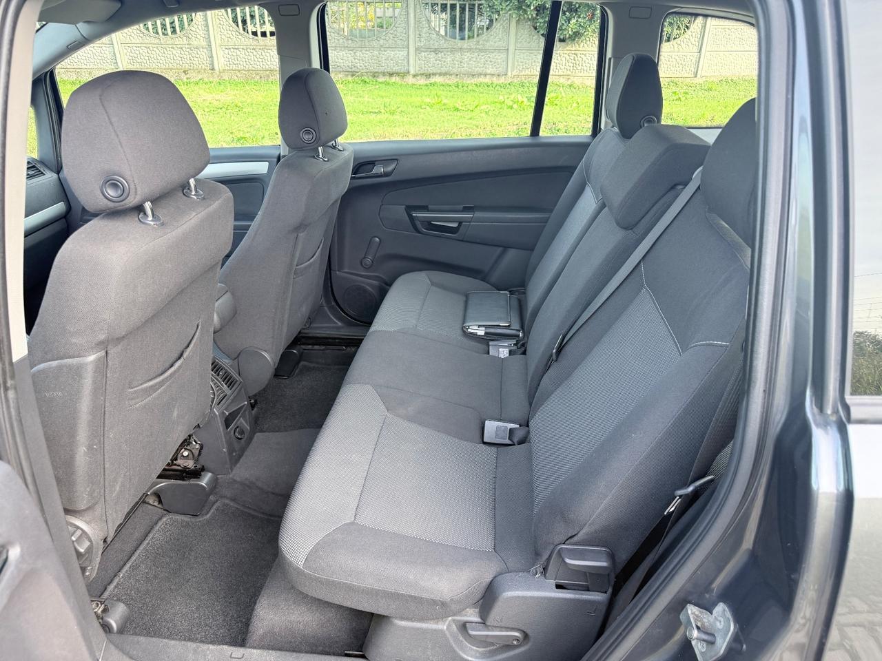 Opel Zafira 1.6 16V VVT Cosmo
