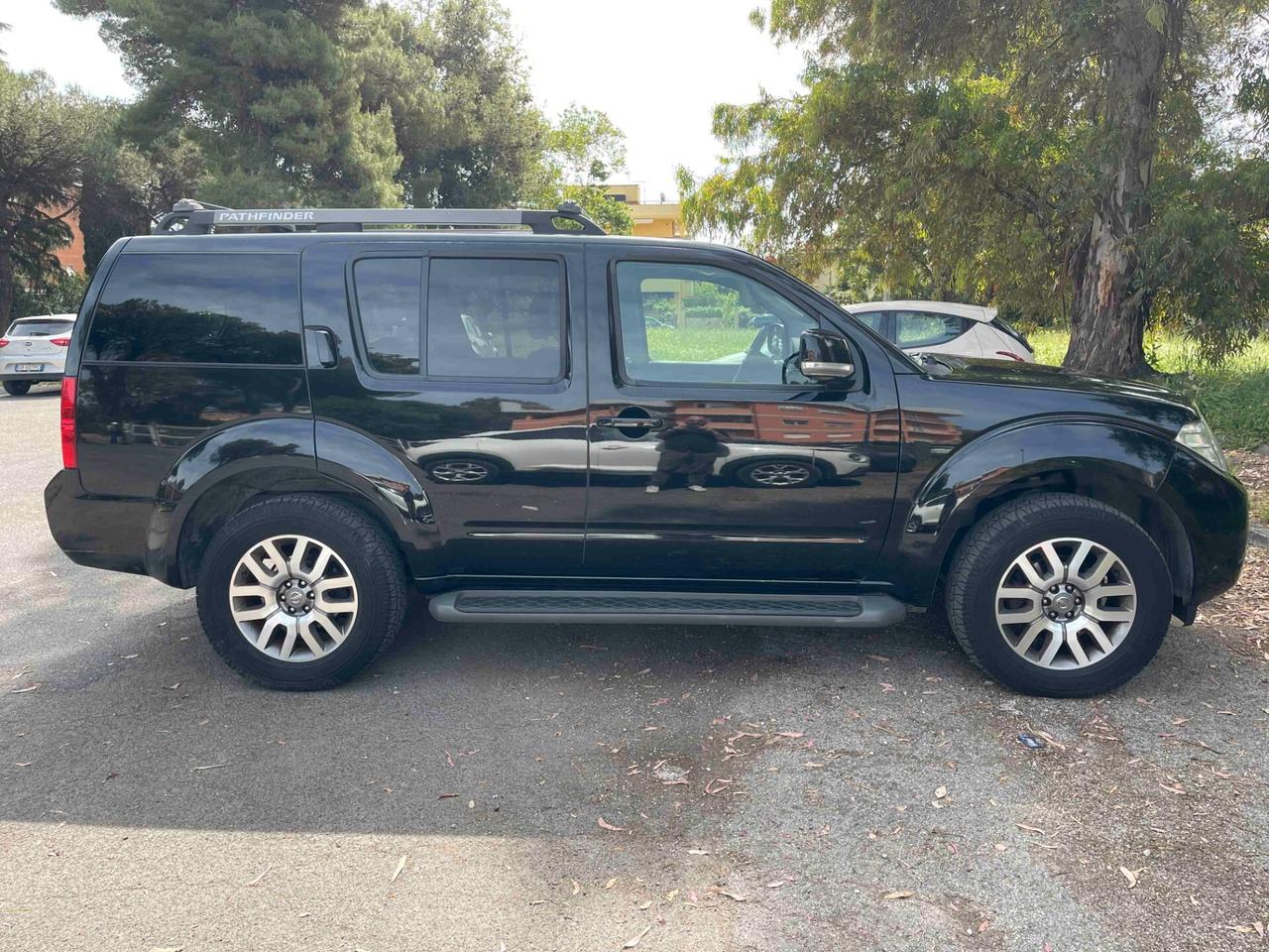 Nissan Pathfinder 2.5 dCi LE anno 2014 TETTO APRIBILE 7 POSTI UNICOPROPRIETARIO