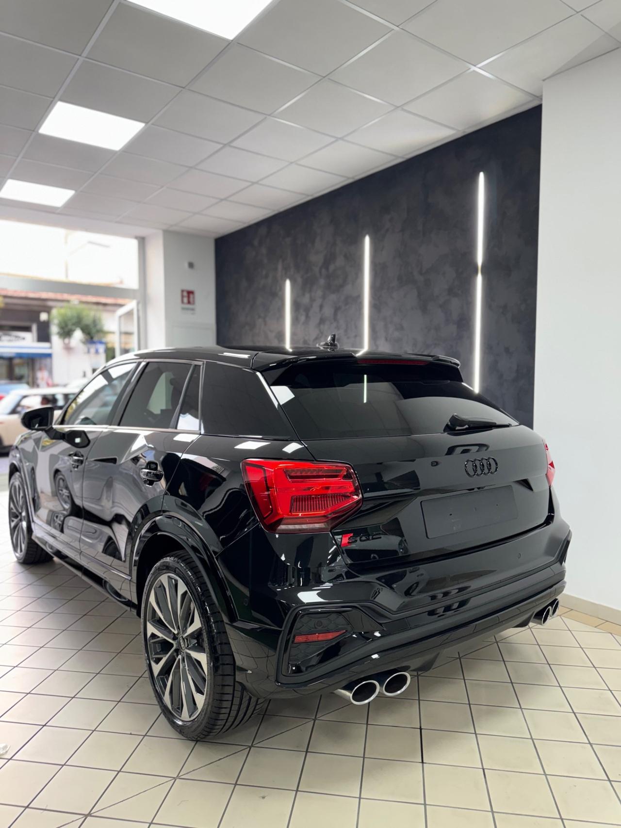 Audi Q2 SQ2 TFSI quattro S tronic sport attitude