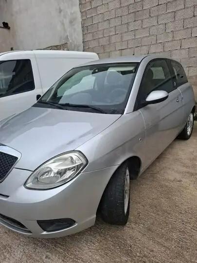 Lancia Ypsilon 1.2 - ok neopatentati