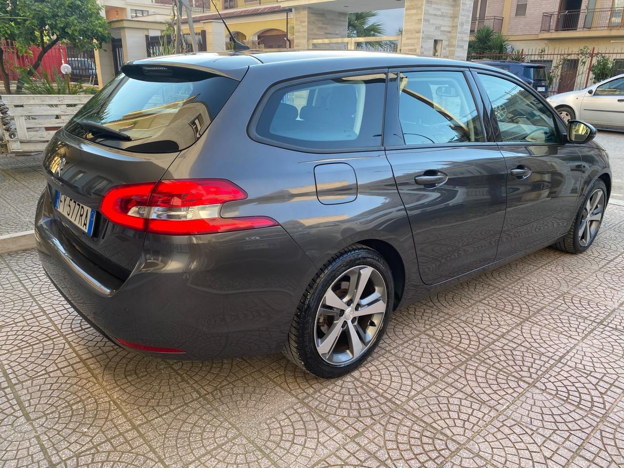 Peugeot 308 BlueHDi 130 S&S SW Active