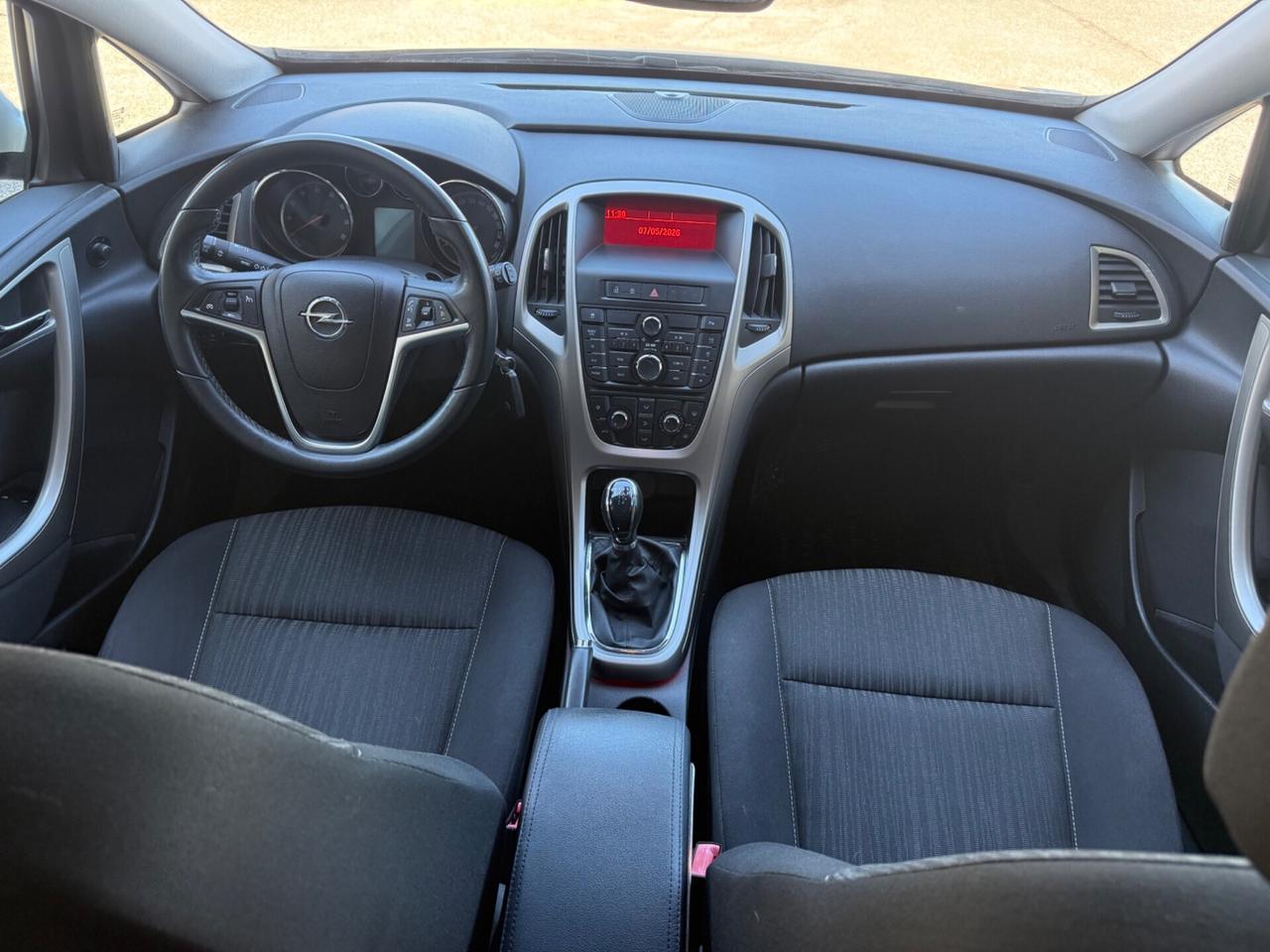Opel Astra 1.6 115CV Sports Tourer Cosmo