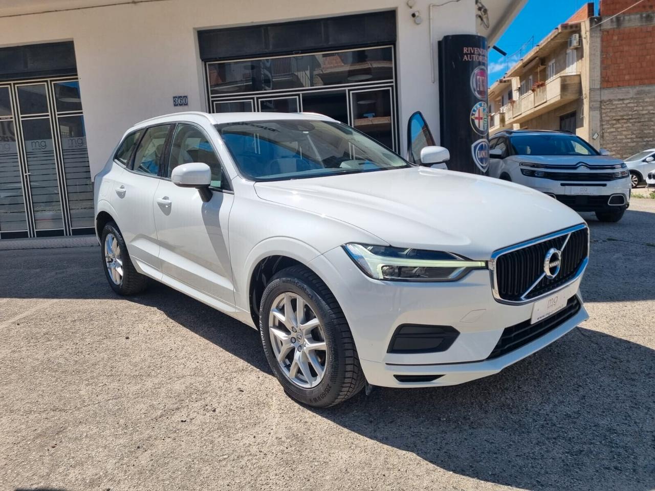 Volvo XC60 D4 SUPER PROMO ESTATE 2025