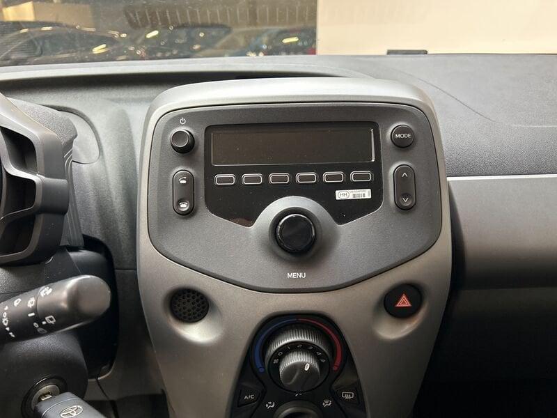 Toyota Aygo 1.0 x-cool 72 CV