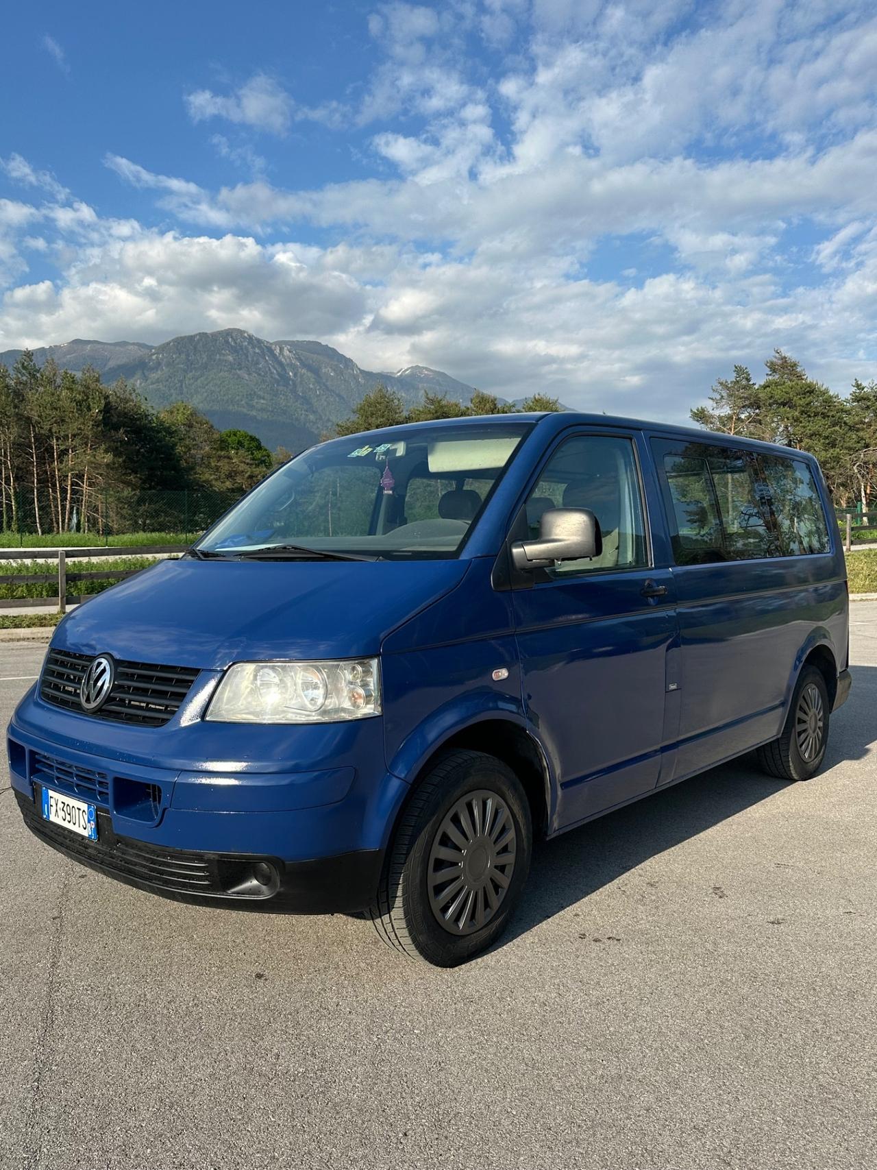 Volkswagen Transporter 4 Motion 9 posti