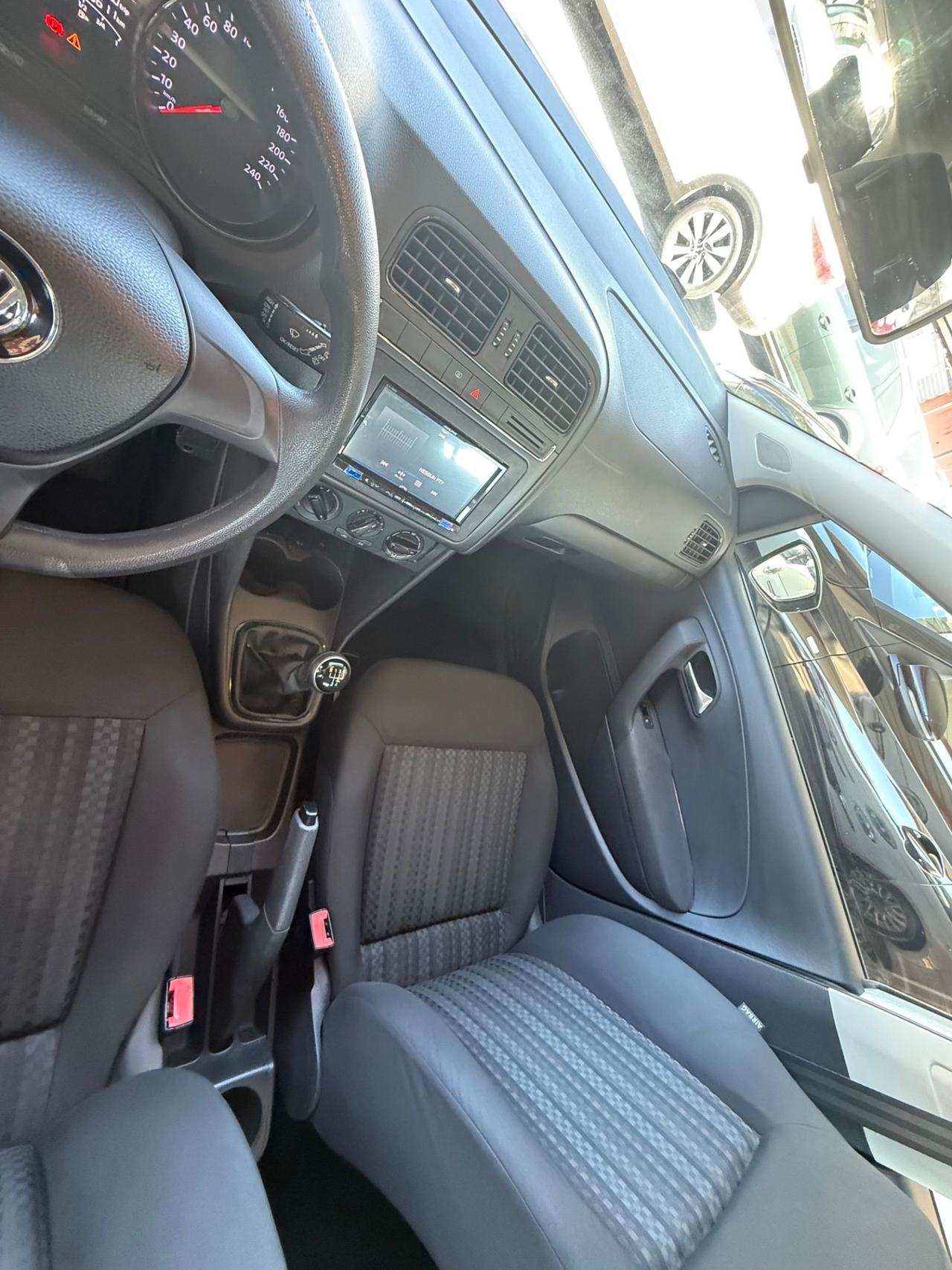 Polo 1.4 TDI- Comfortline-unipro-E6-rate-garanzia