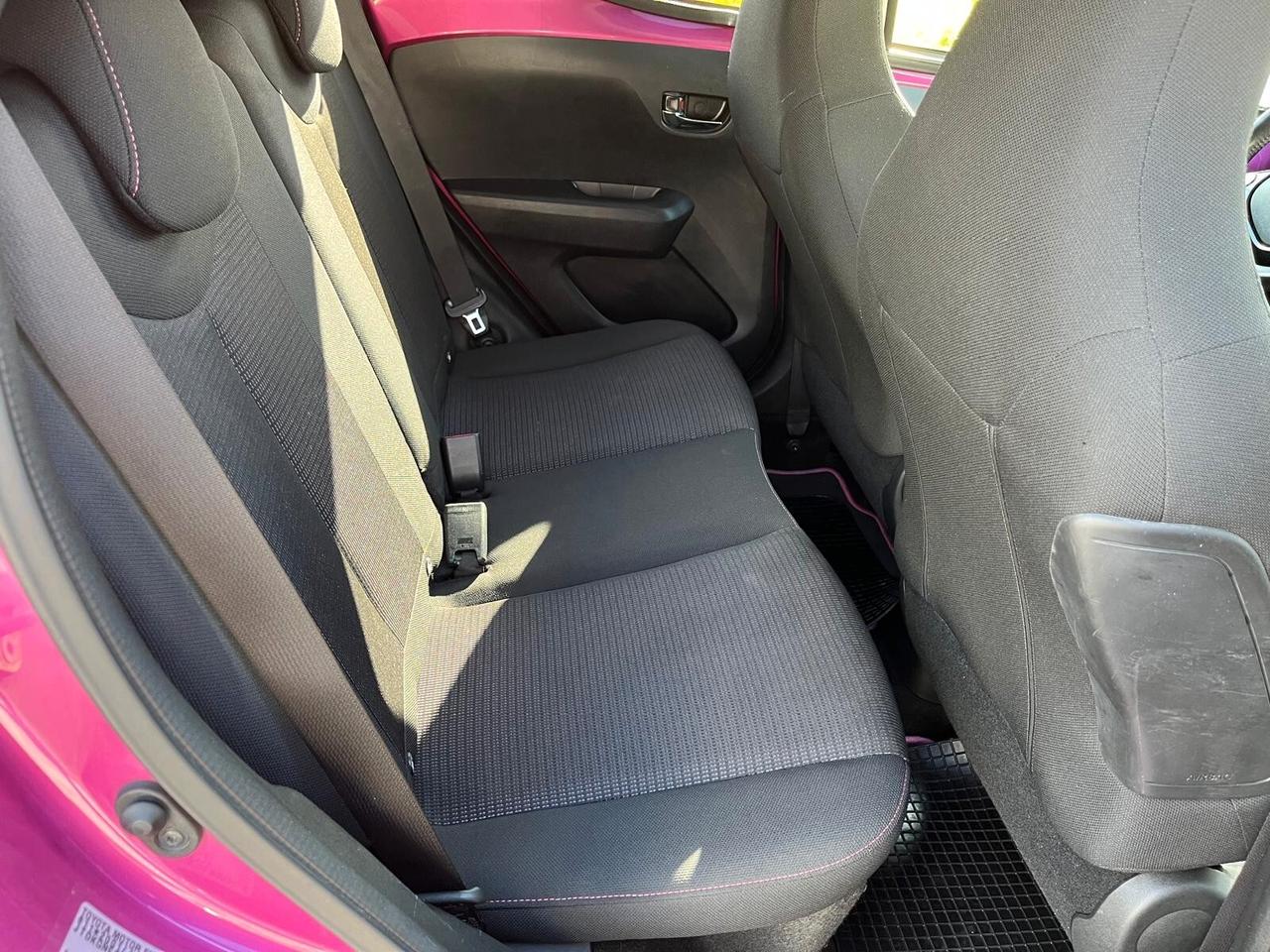 Toyota Aygo 1.0 VVT-i 72 CV 5 porte x-cool MMT