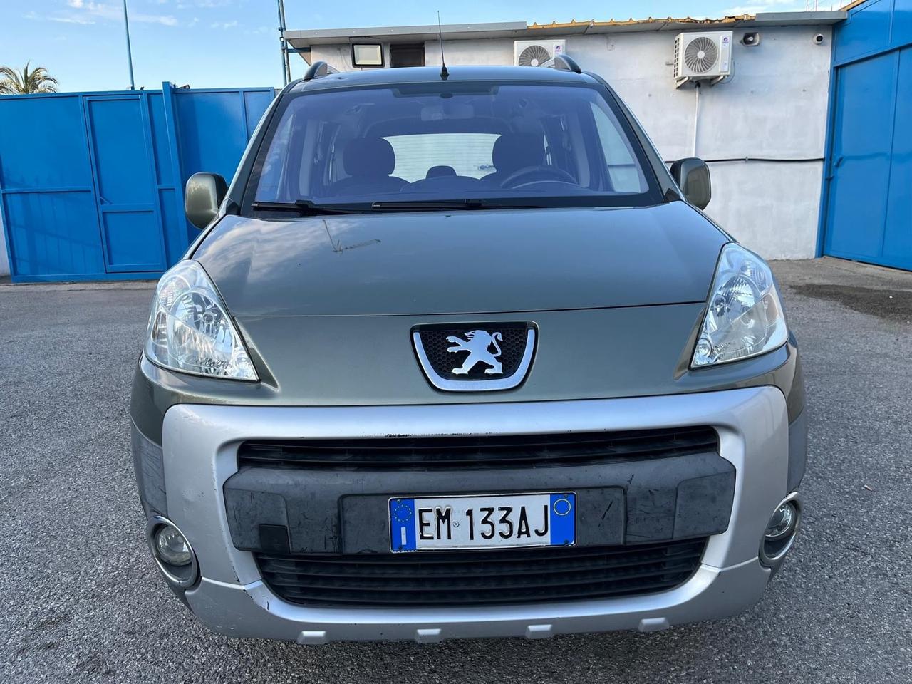 Peugeot partner tepee-5P-1.6 hdi-2012