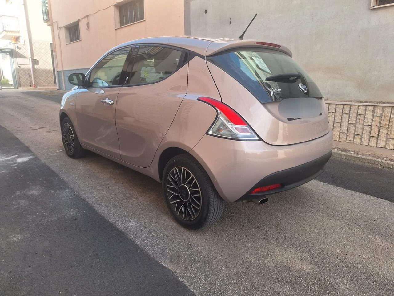 Lancia Ypsilon 1.3 MJT 16V 95 CV 5 porte S&S Gold