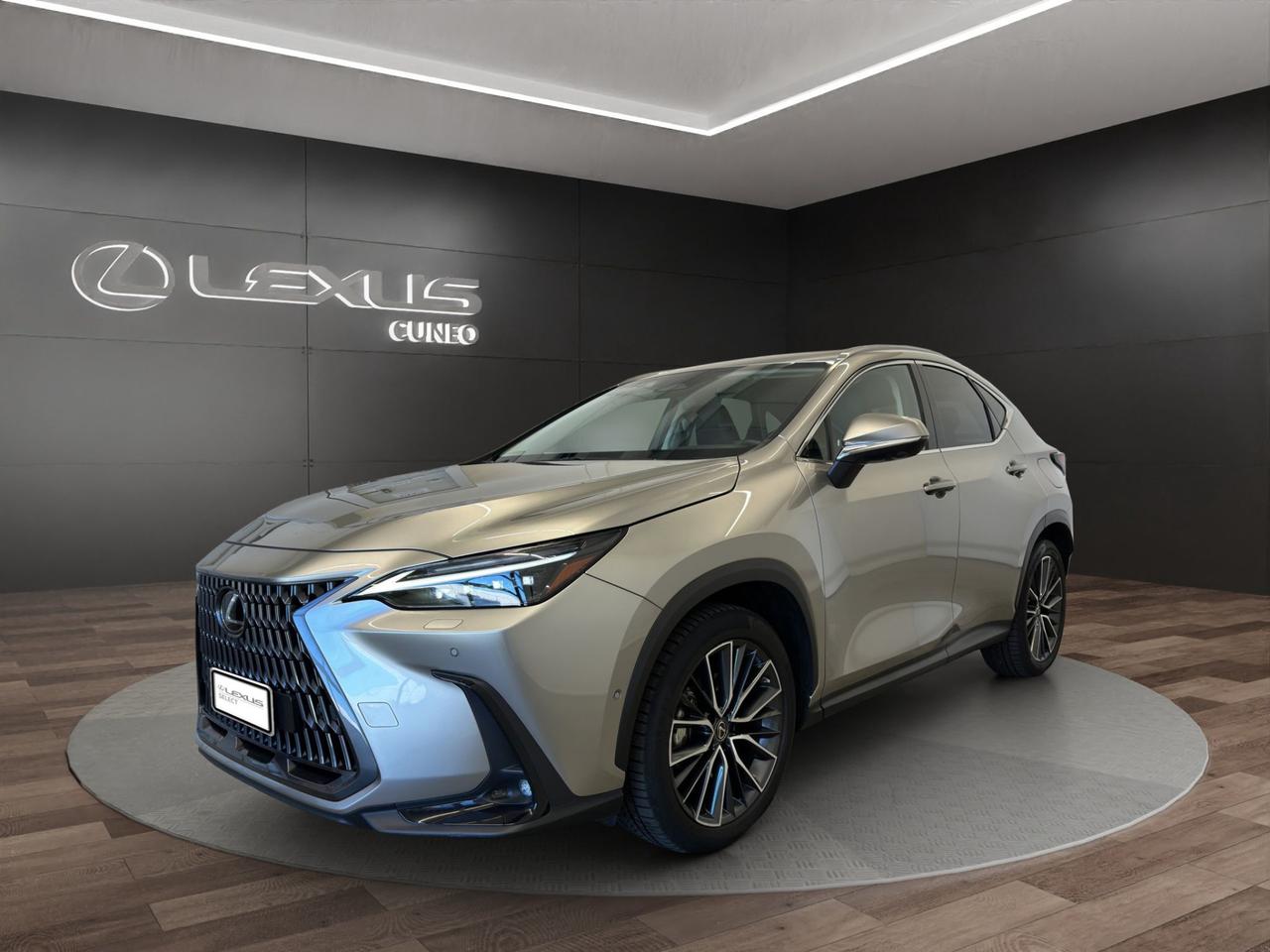Lexus NX 350h 2.5 Luxury 4wd 244cv e-cvt