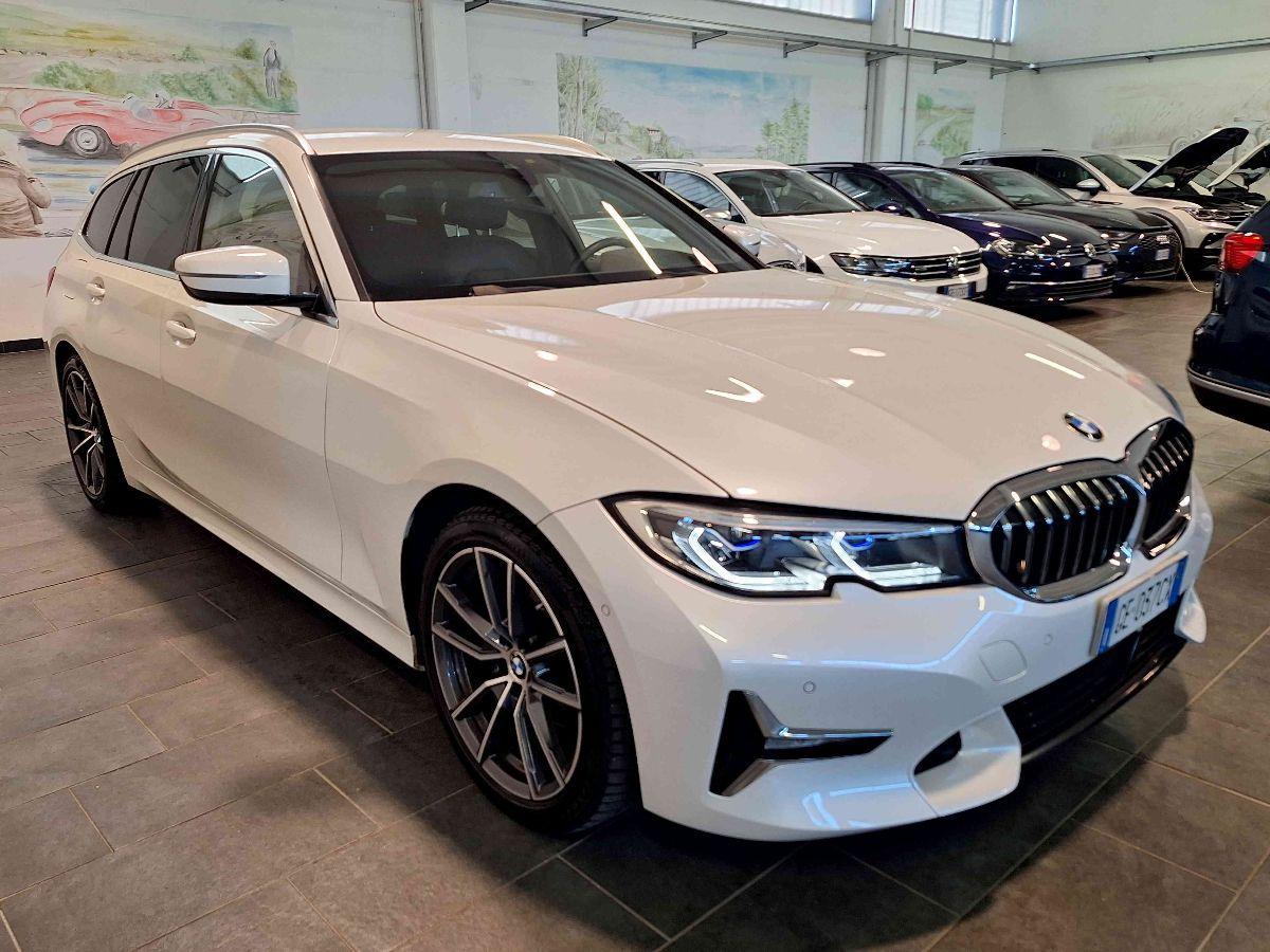 BMW 320d Touring MHEV 48V Luxury - TUTTI TAGLIANDI BMW - RETRO-CAMERA - HEAD UP - FULL