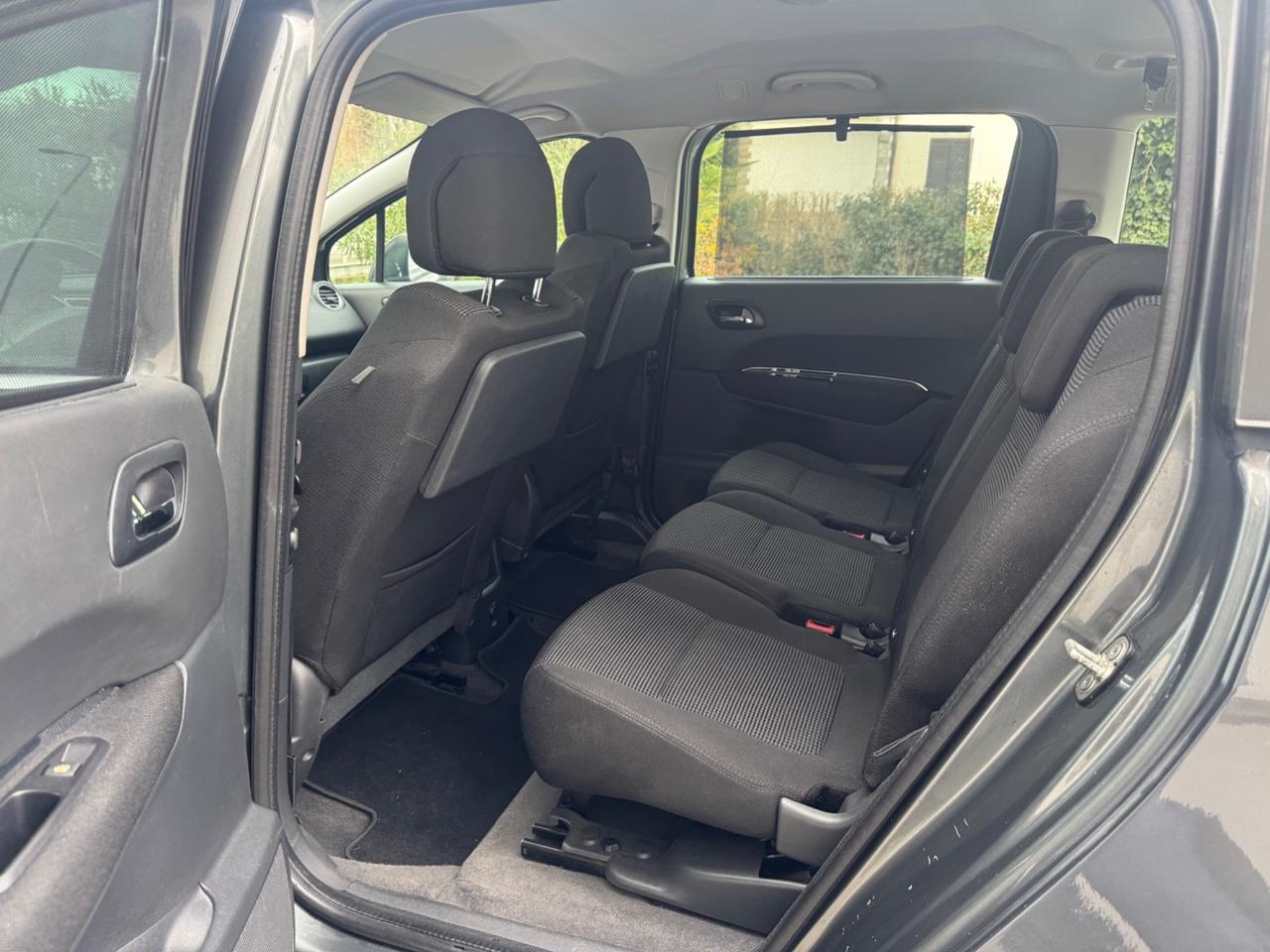 Peugeot 5008 2.0 HDi 150CV Business