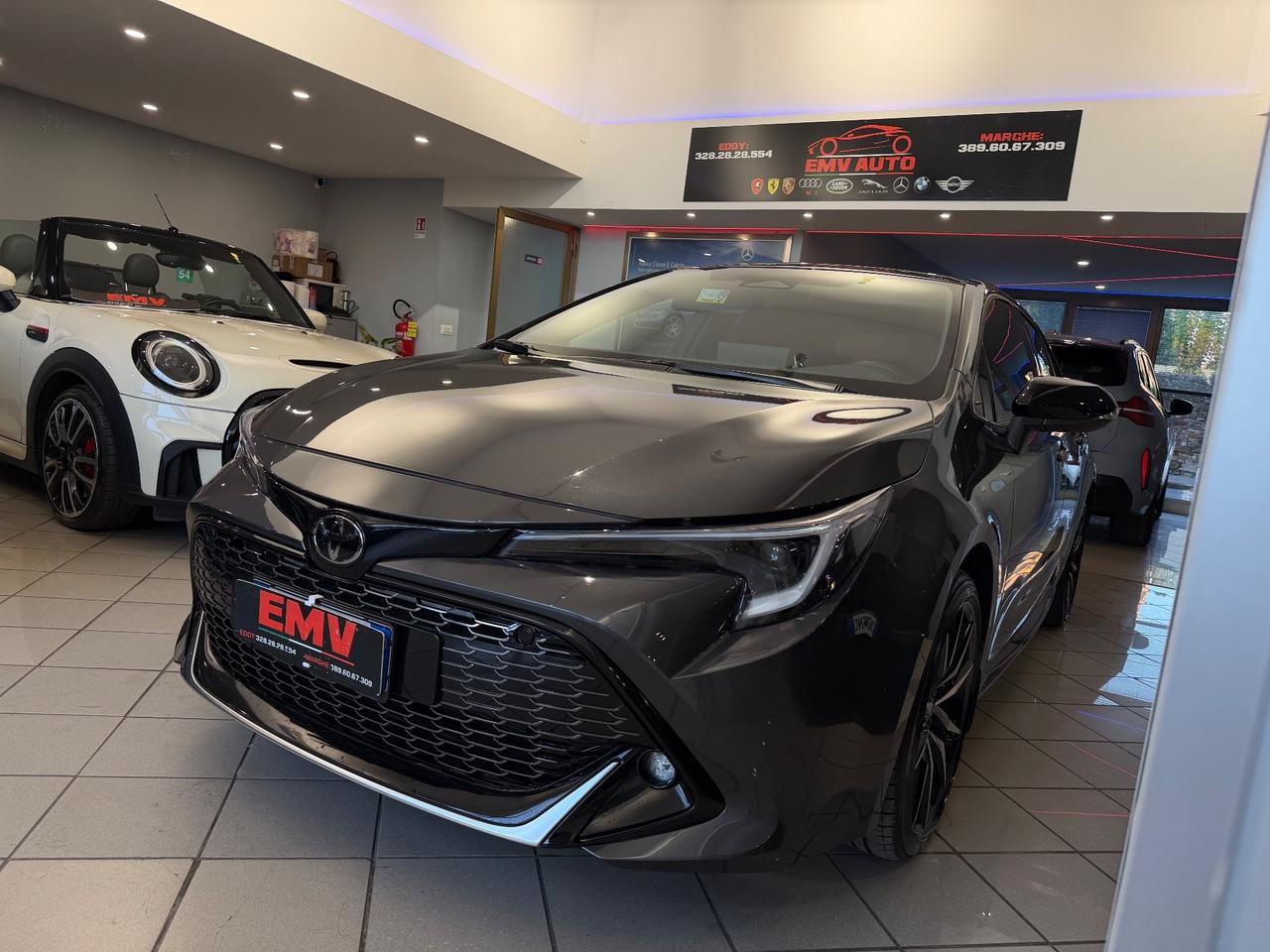 Toyota Corolla GR SPORT 2.0 Hybrid Bi-Tone