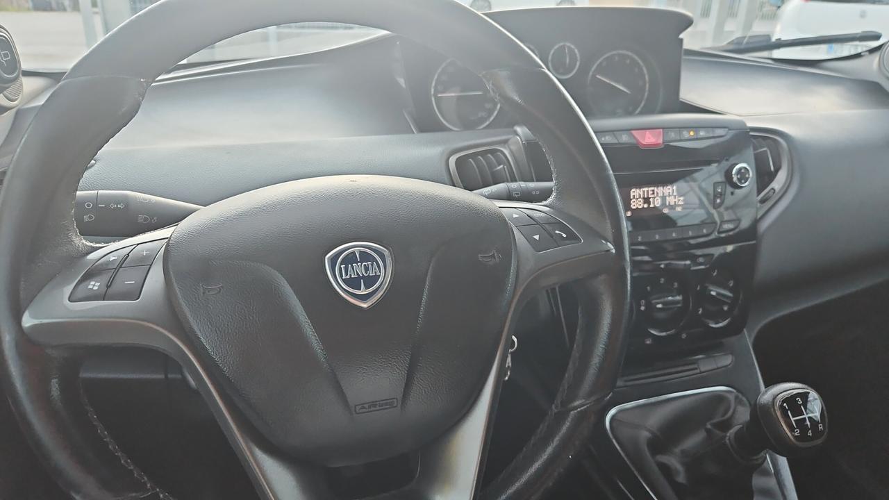 Lancia Ypsilon 1.2 69 CV 5 porte S&S Platinum