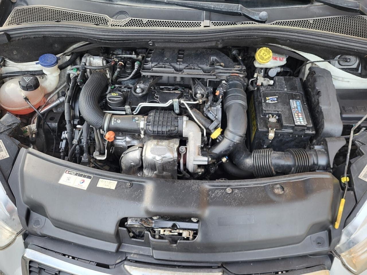 PEUGEOT 208 1,4 HDI-UNICA PROPRIETAR-4 REVISIONI