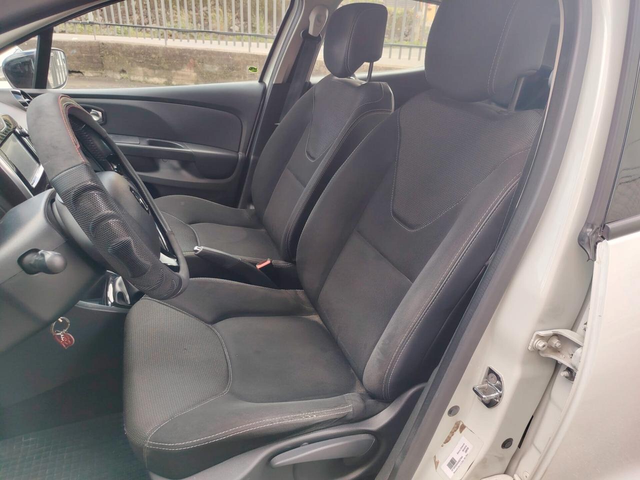 Renault Clio 1.2 75CV 5 porte