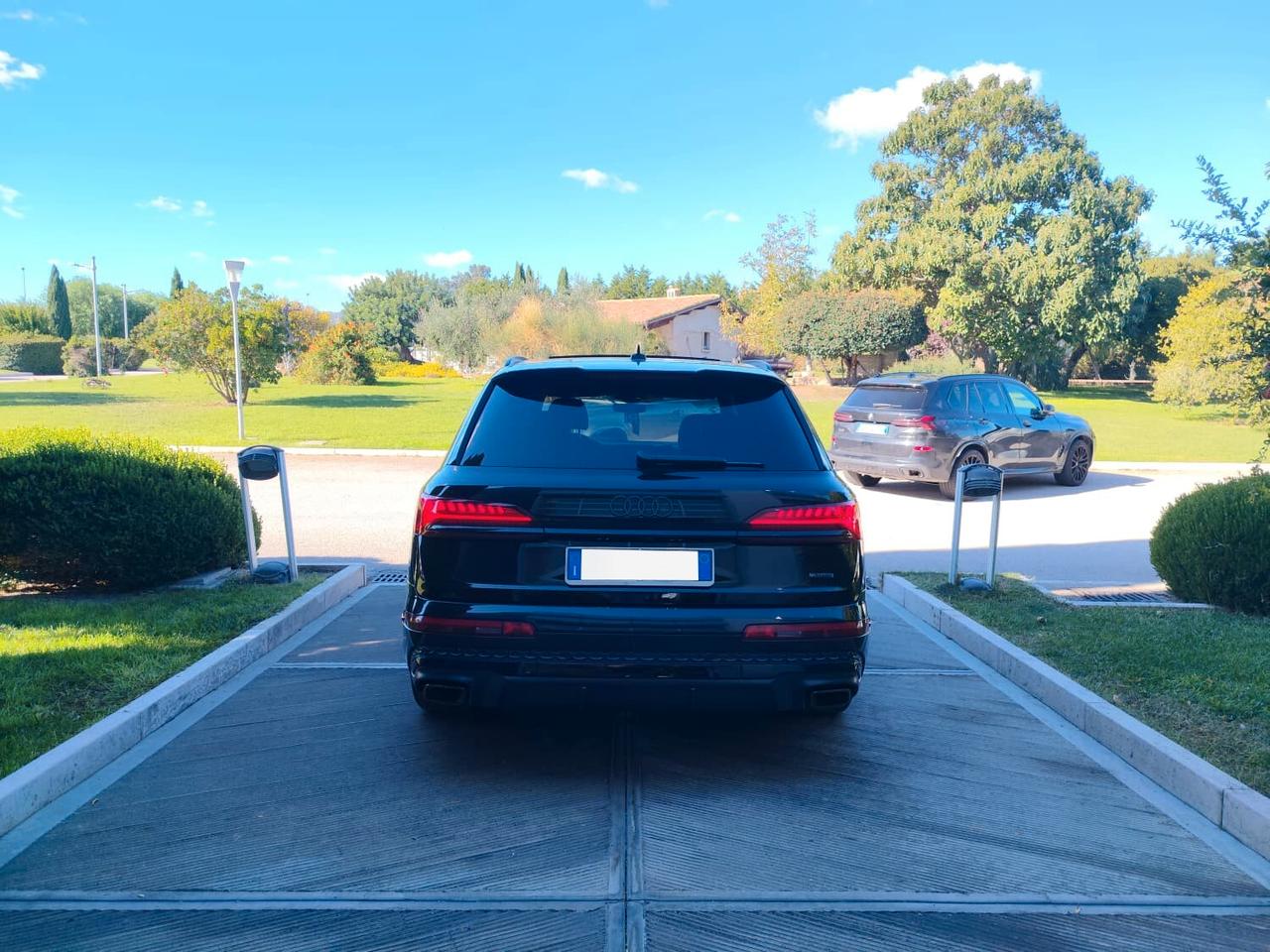 Audi Q7 SUV TDI 210 kW quattro tiptronic S line Edition