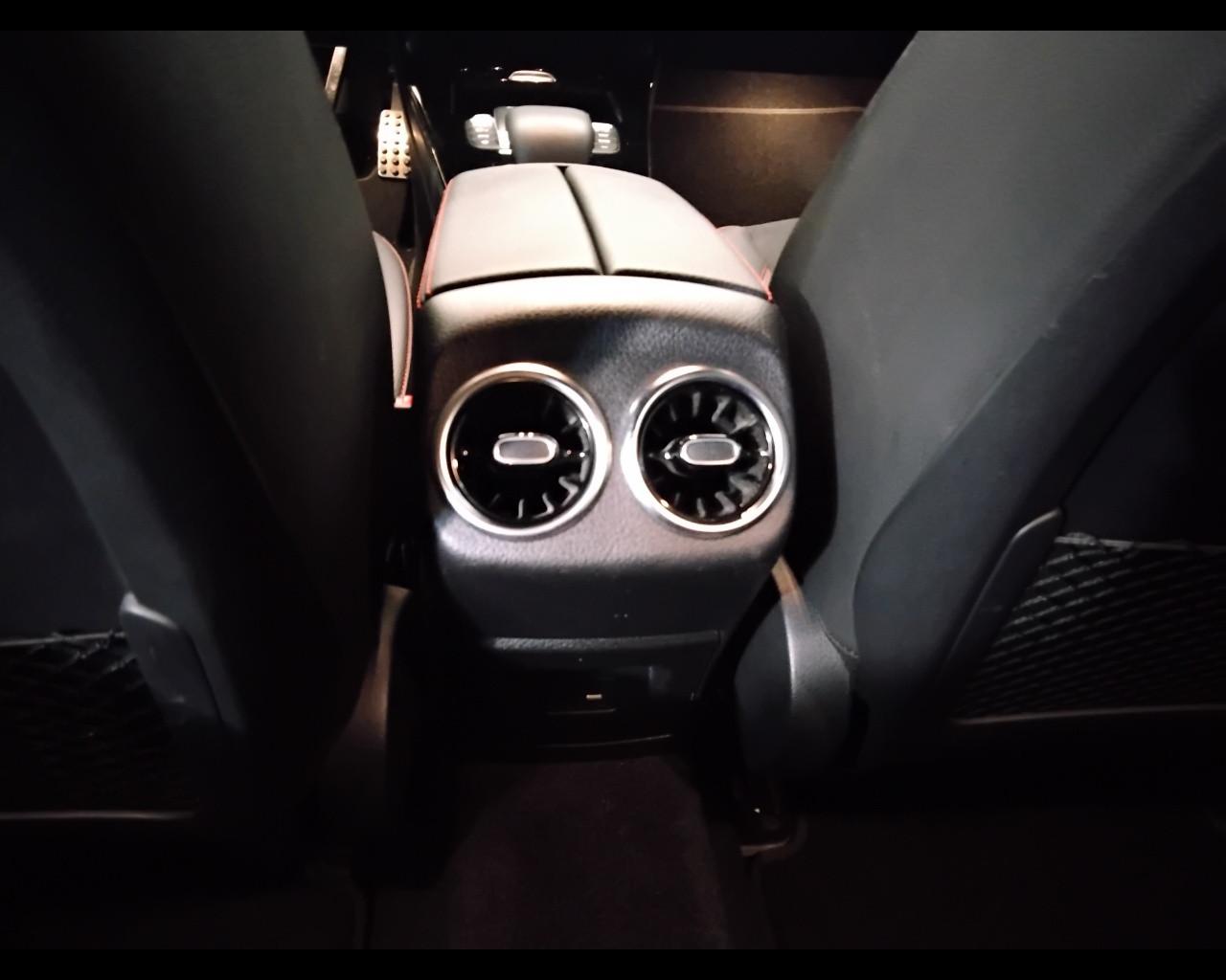 Mercedes-Benz Classe A - W177 2018 - A 180 d Premium auto
