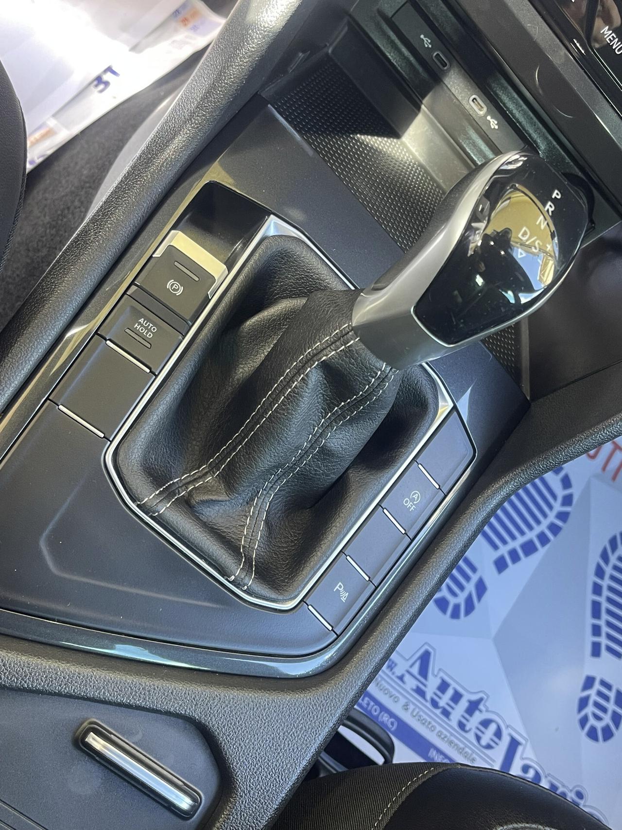 Volkswagen Tiguan 2.0 TDI 150 CV SCR DSG R-Line Fari IQ.LIGHT LED MATRIX--Digital Cockpit Pro 10,25", Navi