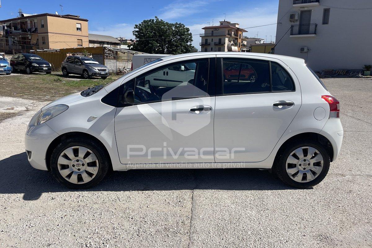 TOYOTA Yaris 1.0 5 porte Now