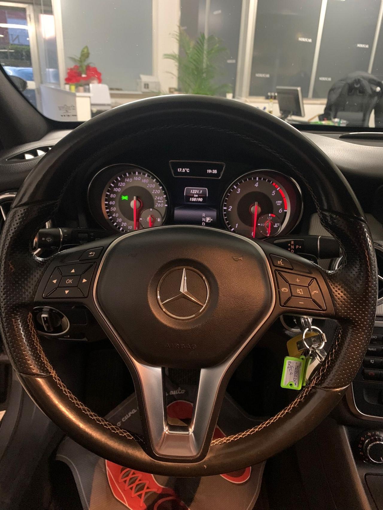 Mercedes-benz GLA 200 Automatic 4Matic Premium