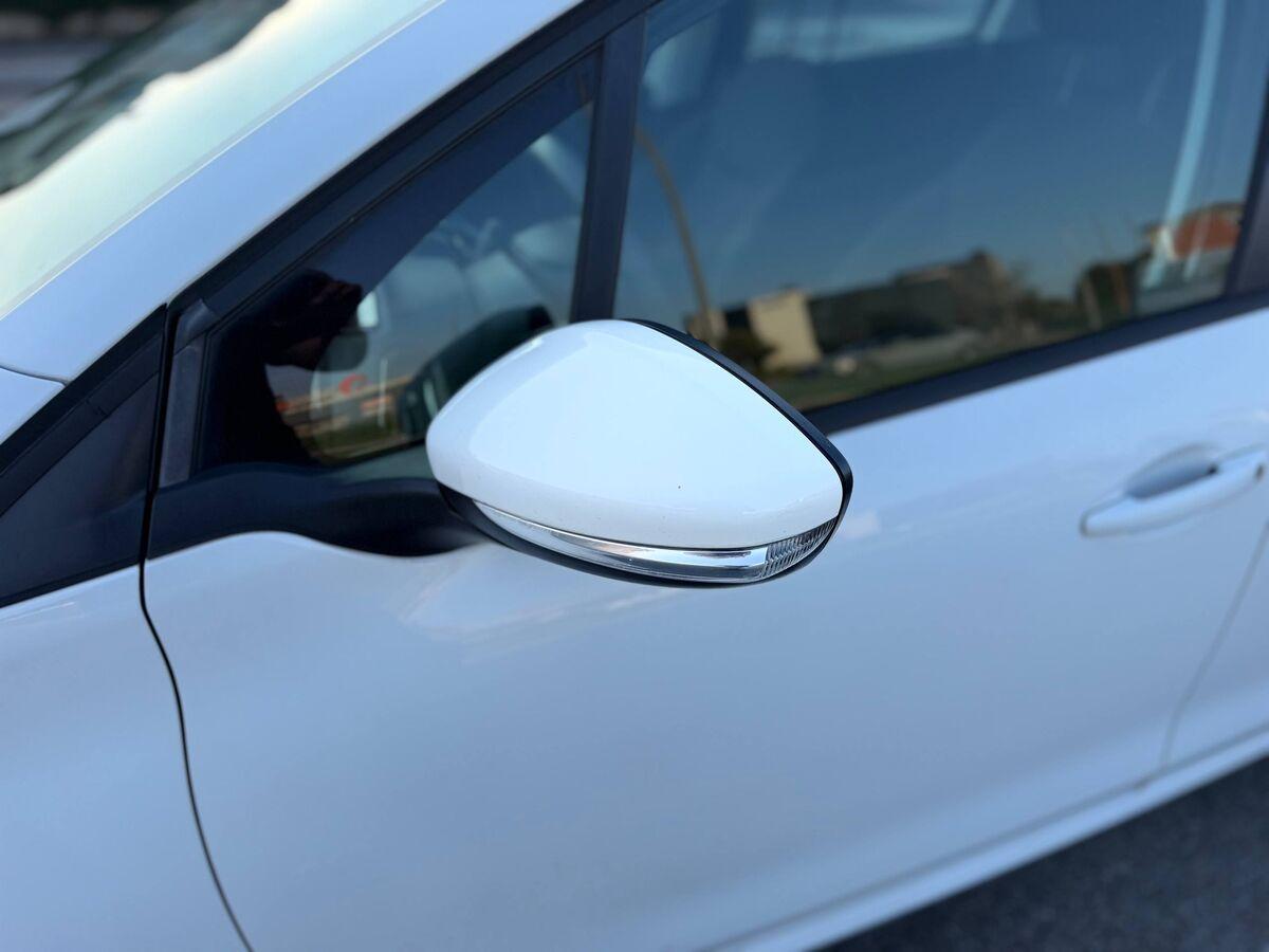 Peugeot 208 1.4 hdi 8v Allure 5p