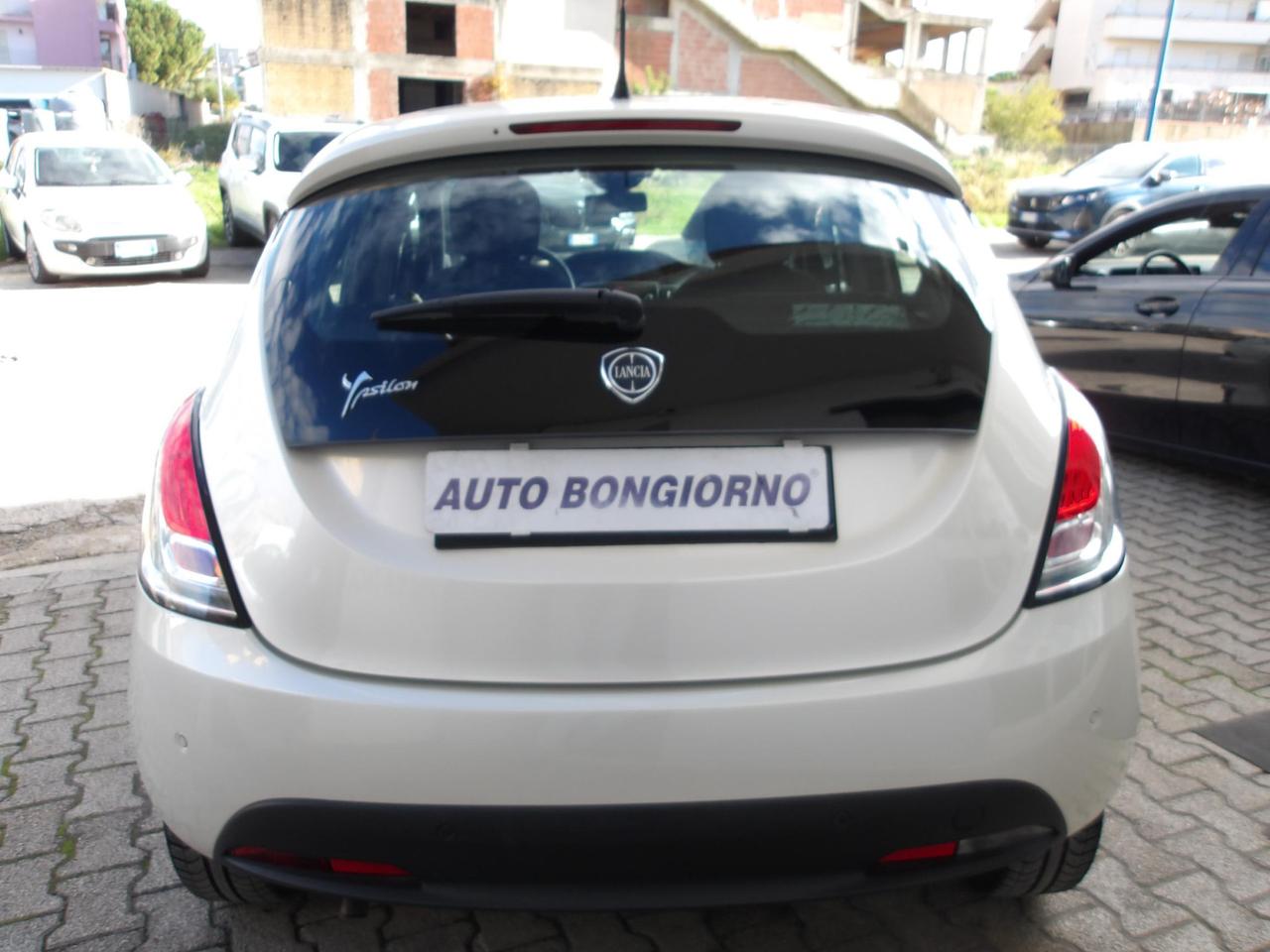 Lancia Ypsilon 5 Porte Ypsilon 1.2 8v Silver s&s 69cv