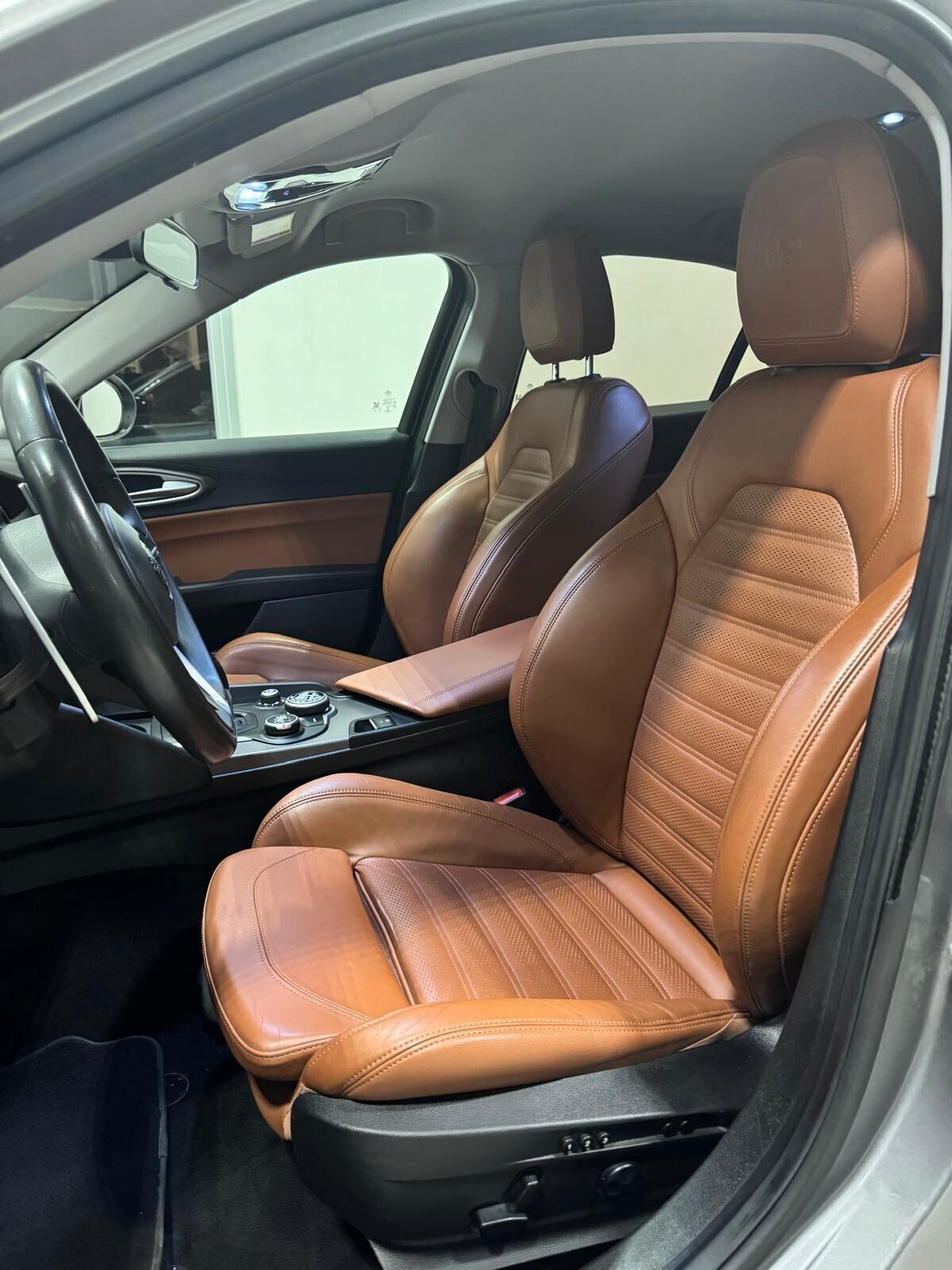 Alfa Romeo Giulia 2.2 Turbodiesel 210 CV AT8 AWD Q4 Veloce