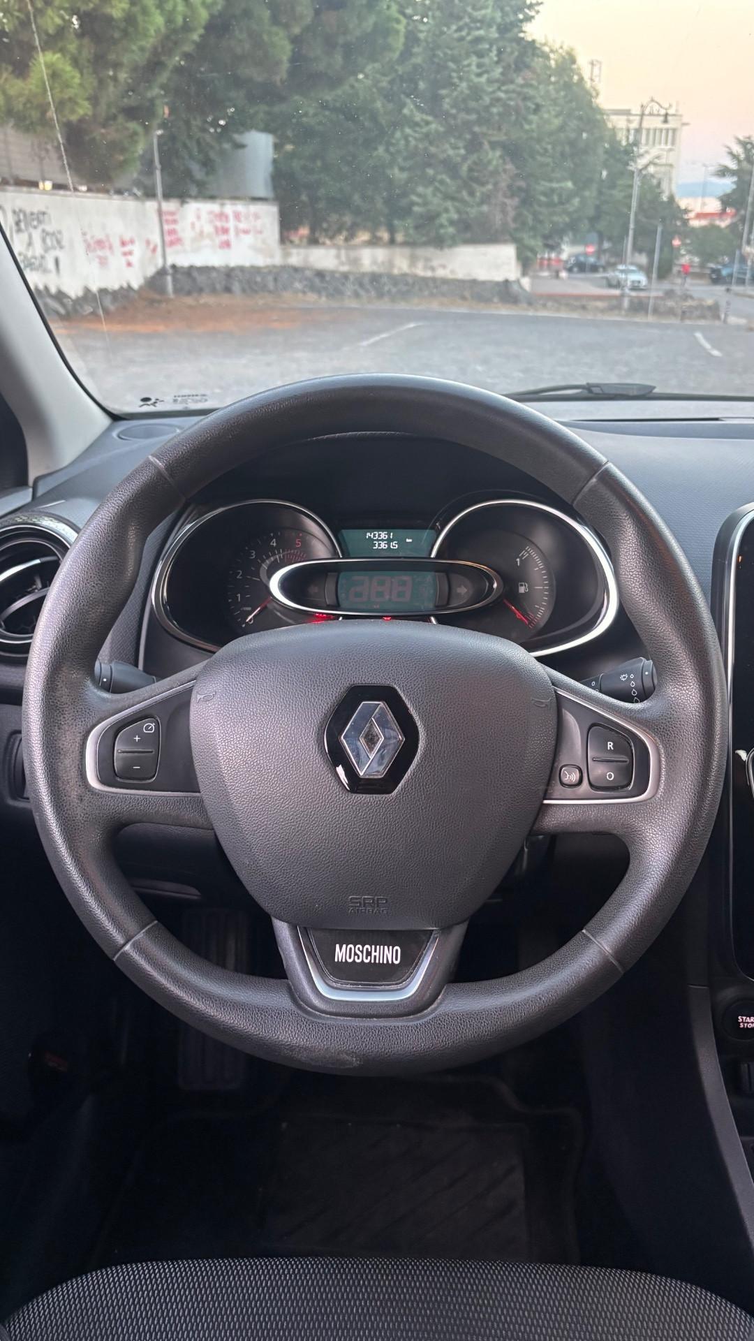 Renault Clio dCi 8V 75 CV 5 porte Moschino Life