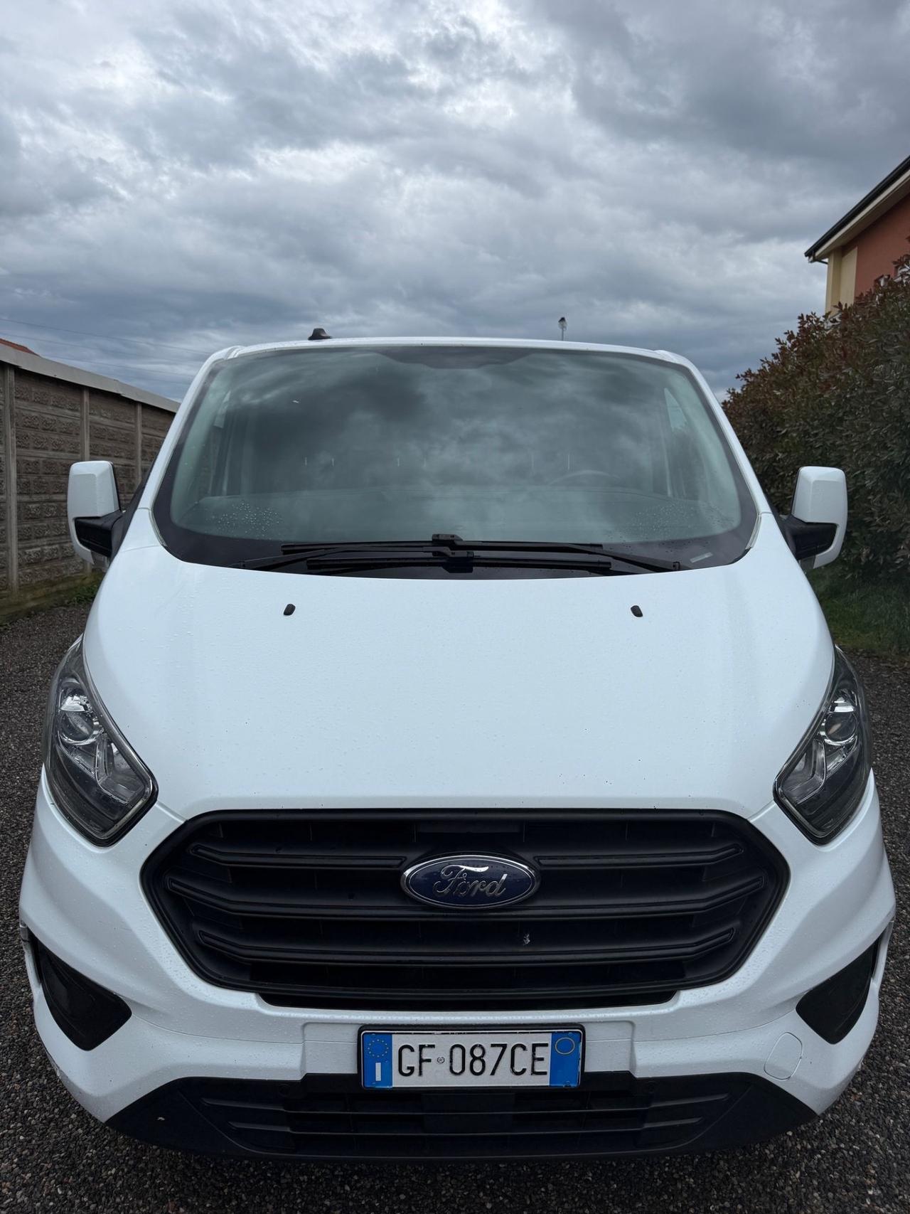 Ford Tourneo Custom Combi 320 2.0 EcoBlue 130CV PL