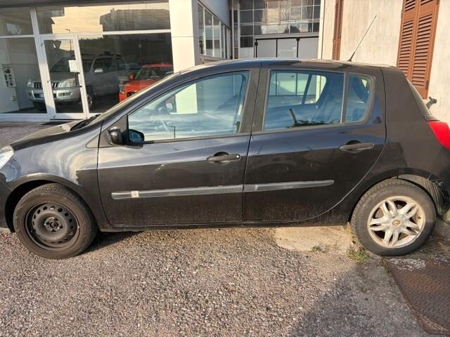 Renault Clio 1.2 16V 5 porte Confort NEOPATENTATI