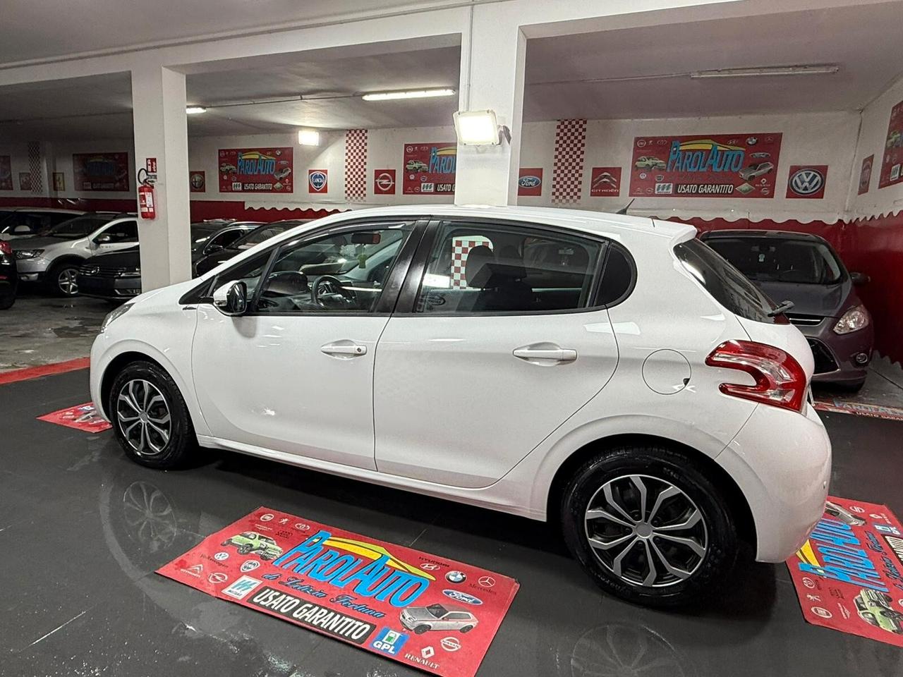 Peugeot 208 1.0 68cv Active - 2014