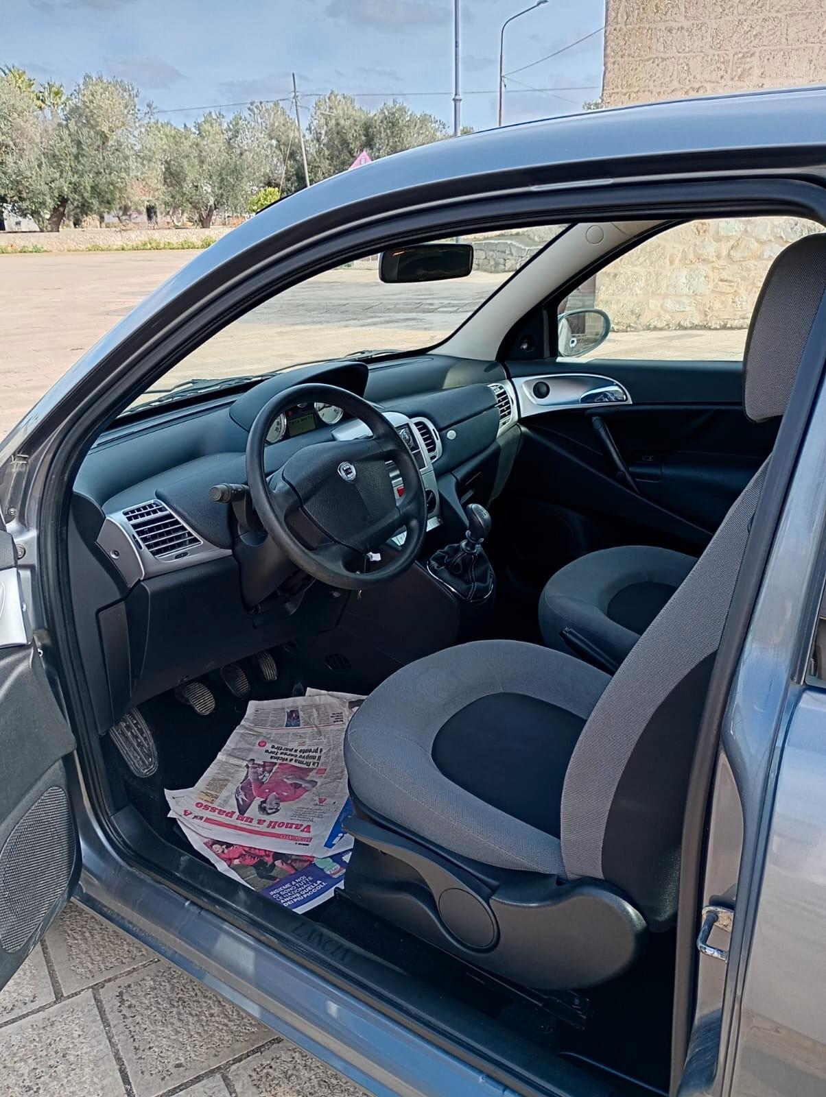 Lancia Ypsilon 1.2 Argento NEOPATENTATI