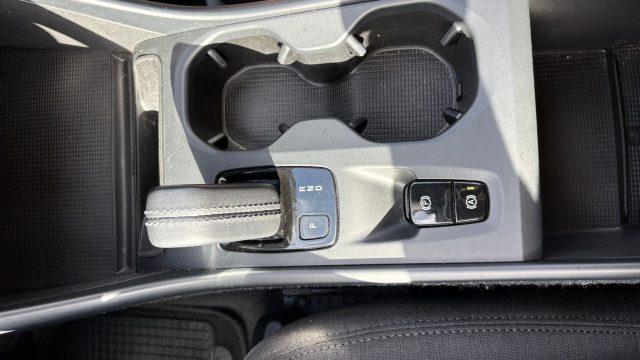 VOLVO XC40 T2 Geartronic Momentum ***IVA ESPOSTA***