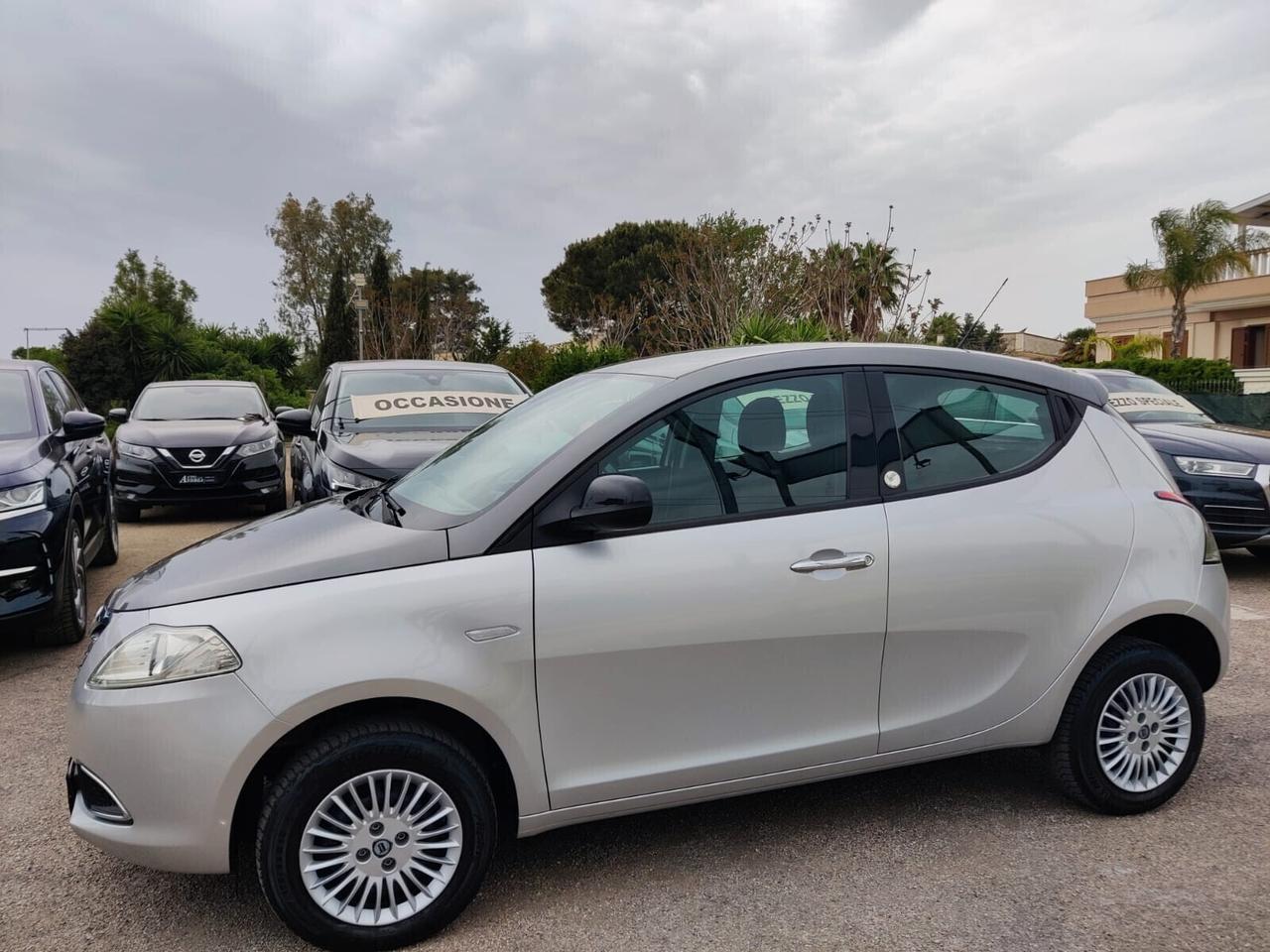 Lancia Ypsilon 900 natural power metano 2014