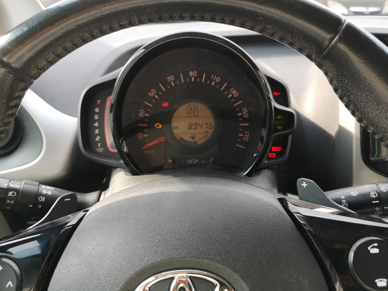 Toyota Aygo 1.0 VVT-i 69 CV 5 porte x-play MMT