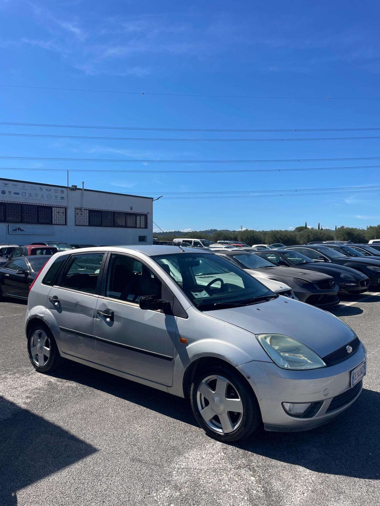 Ford Fiesta 1.4 16V 5p. Ghia