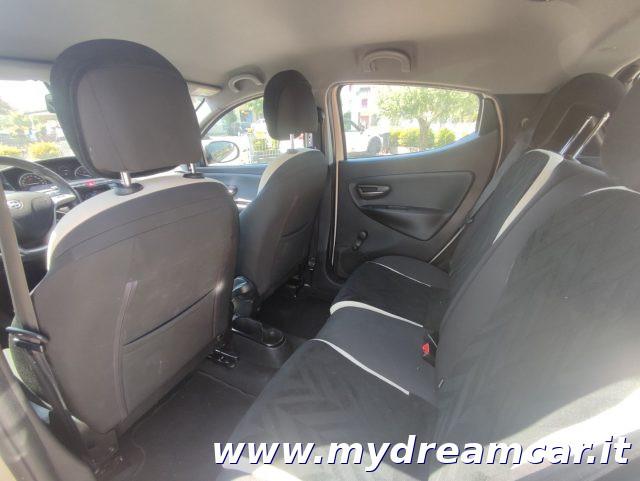LANCIA Ypsilon 1.2 69 CV 5 porte Platinum